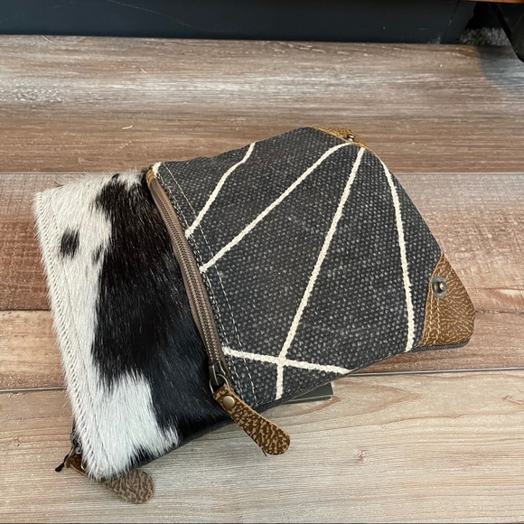 Myra Bag Style small crossbody purse upcycled - Picture 4 of 7